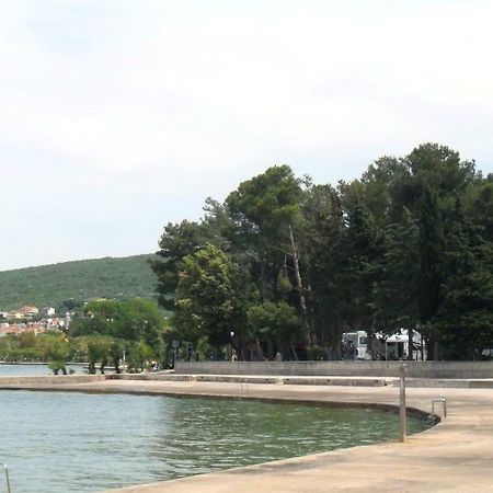 2-Bedroom Apartment 300M From Beach In Punat Exteriör bild
