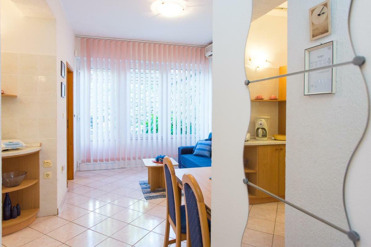 2-Bedroom Apartment 300M From Beach In Punat Exteriör bild